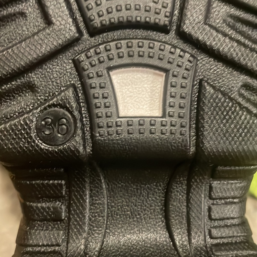 Size 6 - Picture 5 of 5